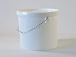 5 litre Round plastic bucket/pail with lid and metal handle. Food grade packaging perfect for honey, jams, chutneys., sauces and industrial use. From our Plastic Packaging range.