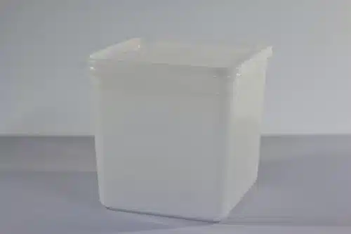 4 Litre Square Plastic Tub - Lid