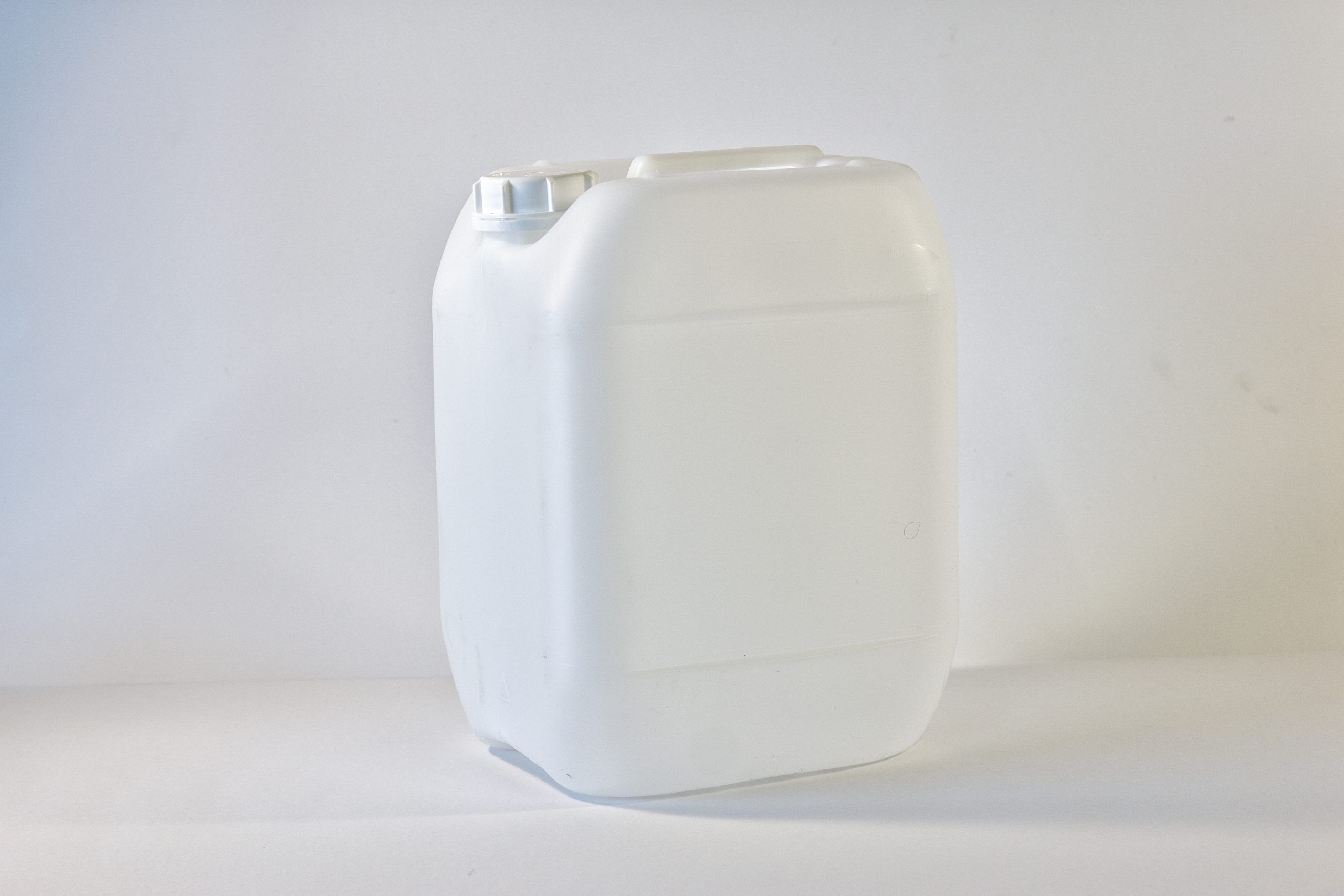 10 litre Plastic jerrycan/drum with tamper evident lid and built in handle. Food grade packaging perfect for water sampling, oils, chemicals and industrial use. From our Plastic Packaging range.