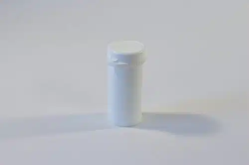 75ml White Snap Secure jar with lid. From our Plastic packaging range.